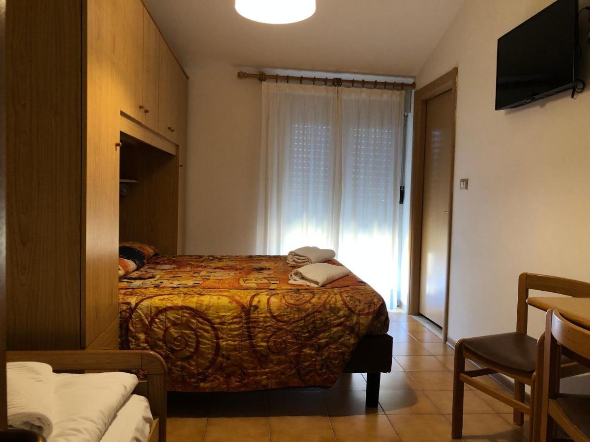 Hotel Garni Villa Magnolia Torbole Sul Garda Kültér fotó