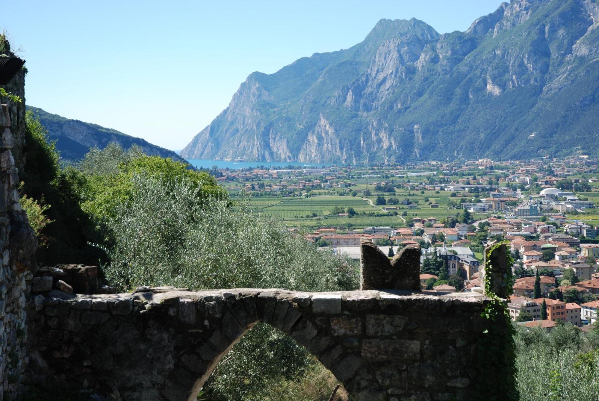 Hotel Garni Villa Magnolia Torbole Sul Garda Kültér fotó