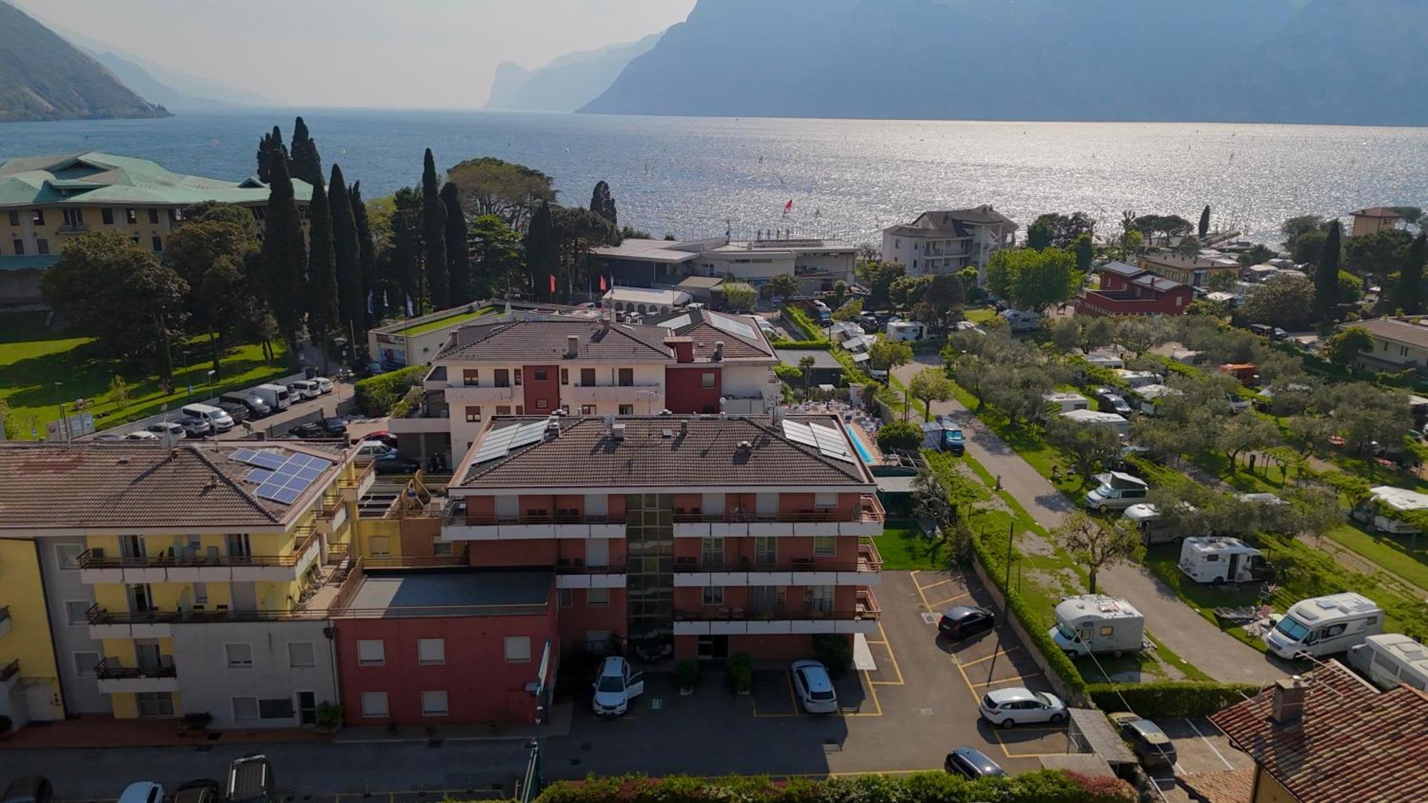 Hotel Garni Villa Magnolia Torbole Sul Garda Kültér fotó