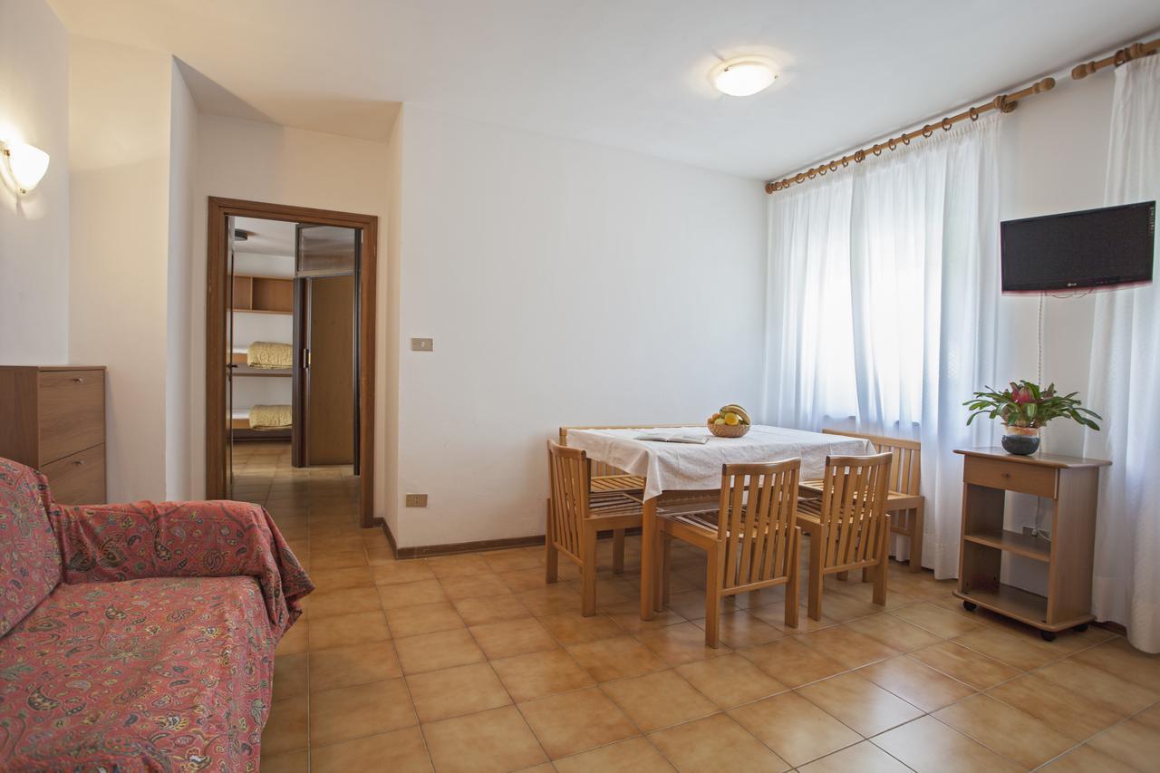 Hotel Garni Villa Magnolia Torbole Sul Garda Kültér fotó