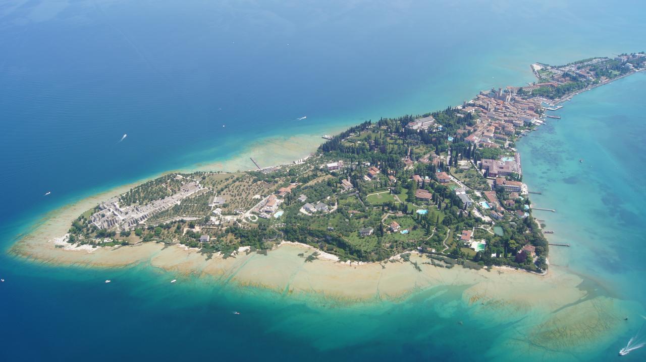 Hotel Garni Villa Magnolia Torbole Sul Garda Kültér fotó