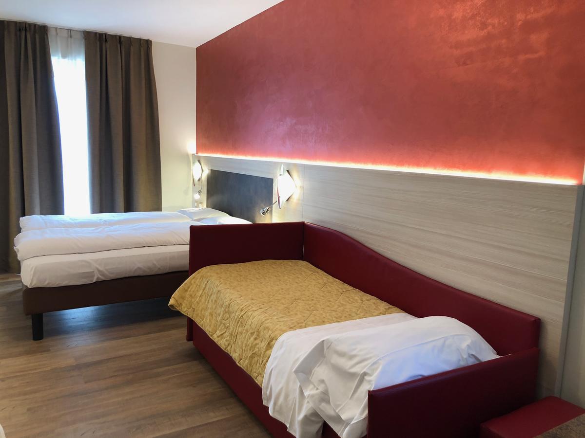 Hotel Garni Villa Magnolia Torbole Sul Garda Kültér fotó