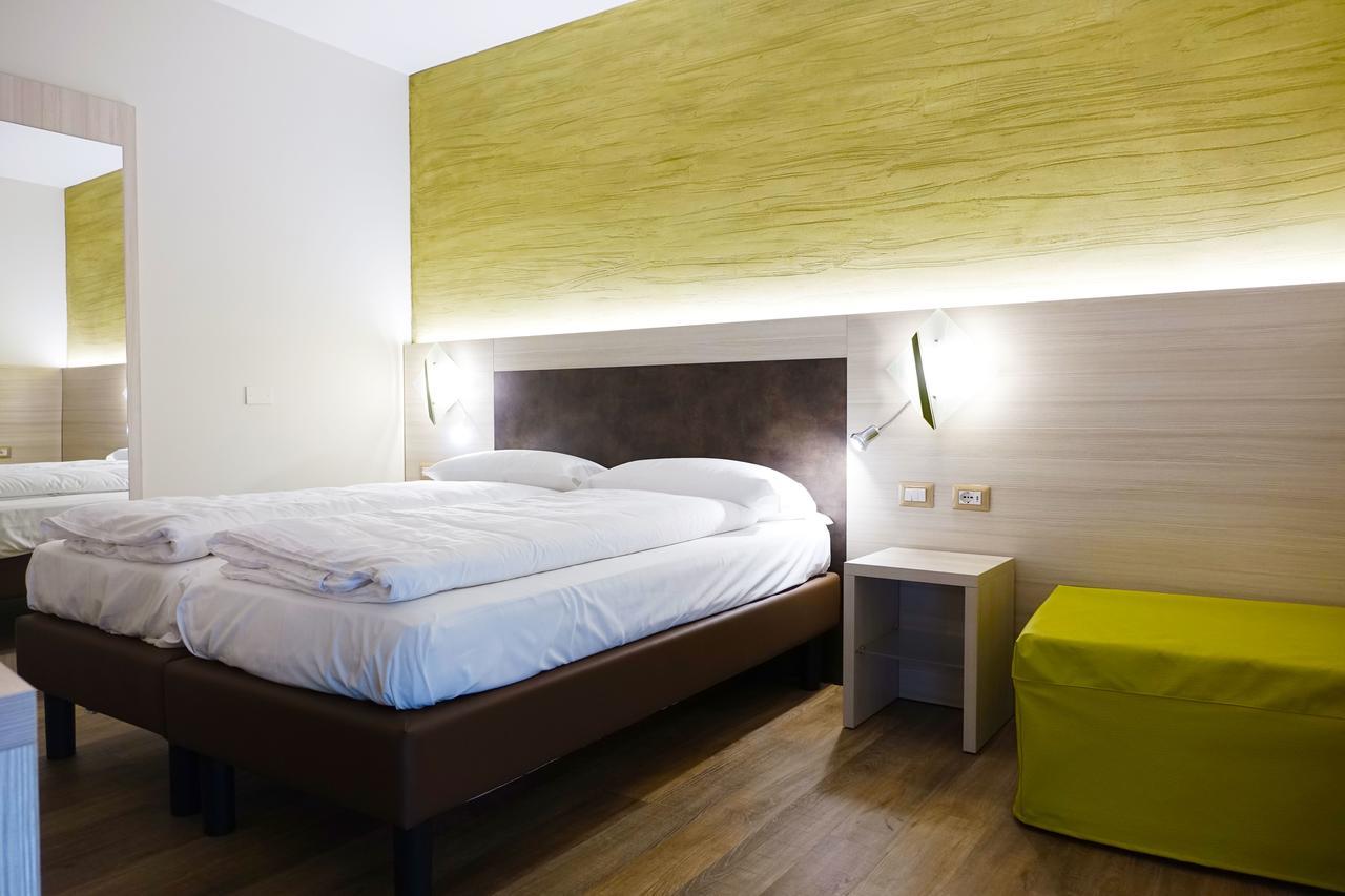 Hotel Garni Villa Magnolia Torbole Sul Garda Kültér fotó