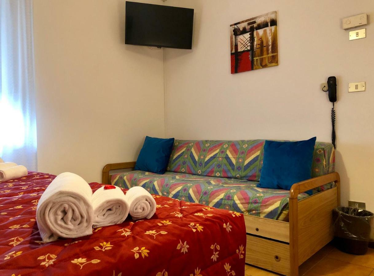 Hotel Garni Villa Magnolia Torbole Sul Garda Kültér fotó