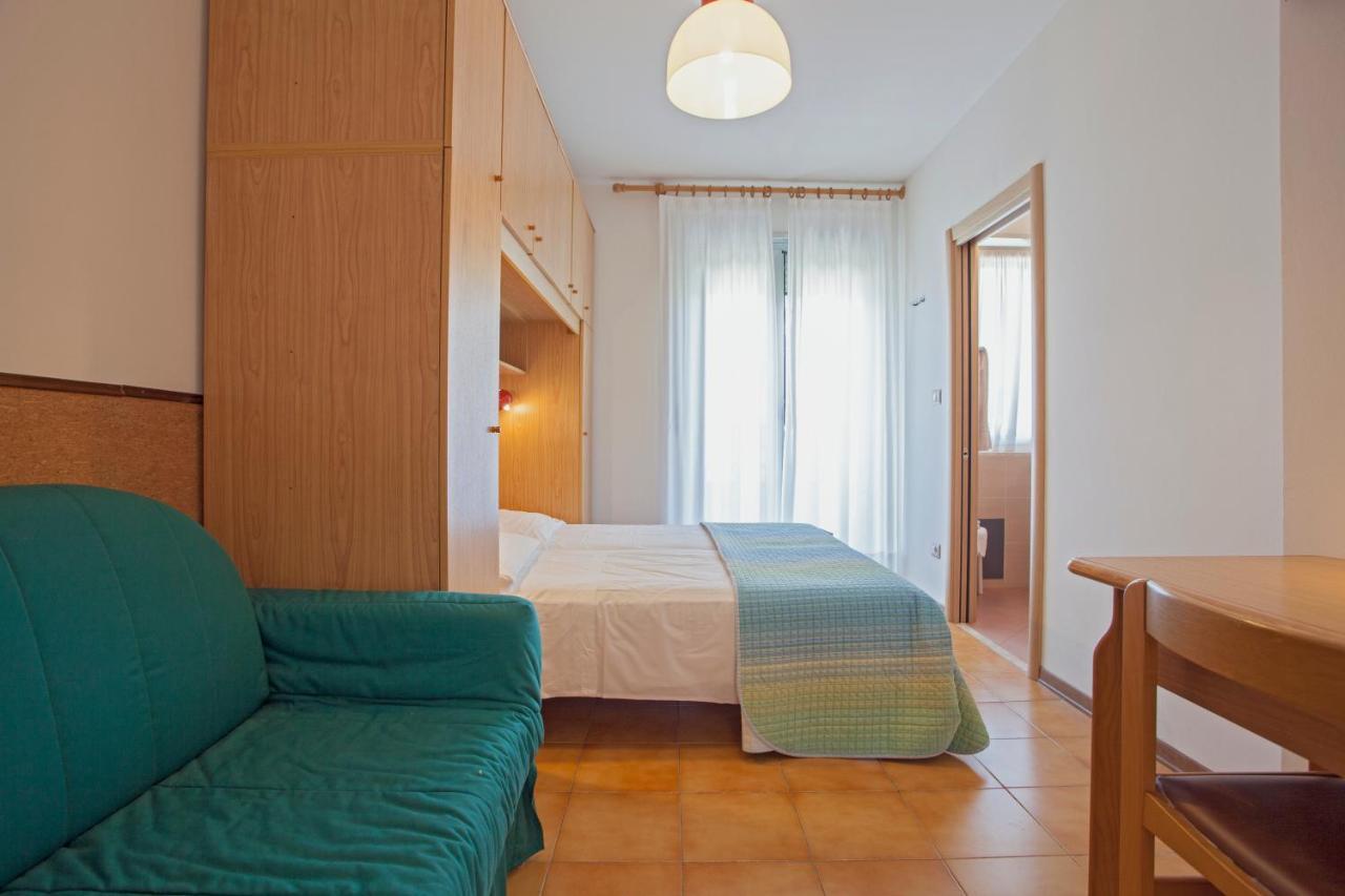 Hotel Garni Villa Magnolia Torbole Sul Garda Szoba fotó