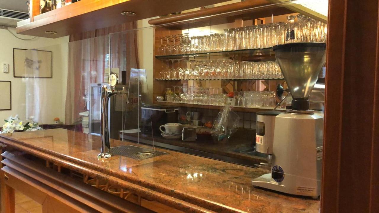 Hotel Garni Villa Magnolia Torbole Sul Garda Kültér fotó